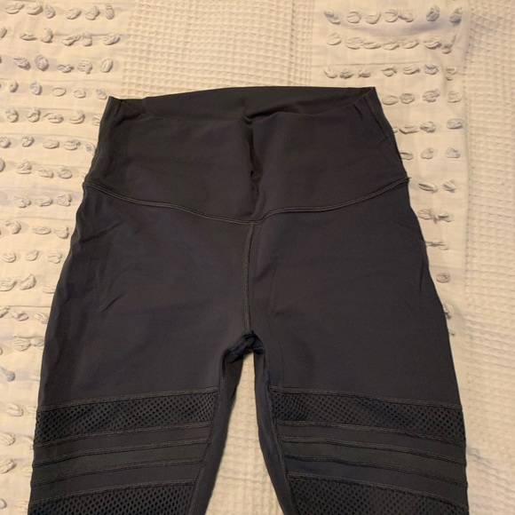 Lululemon Tights - NEVER WORN - Picture 4 of 5